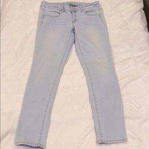 American Eagle light wash jegging